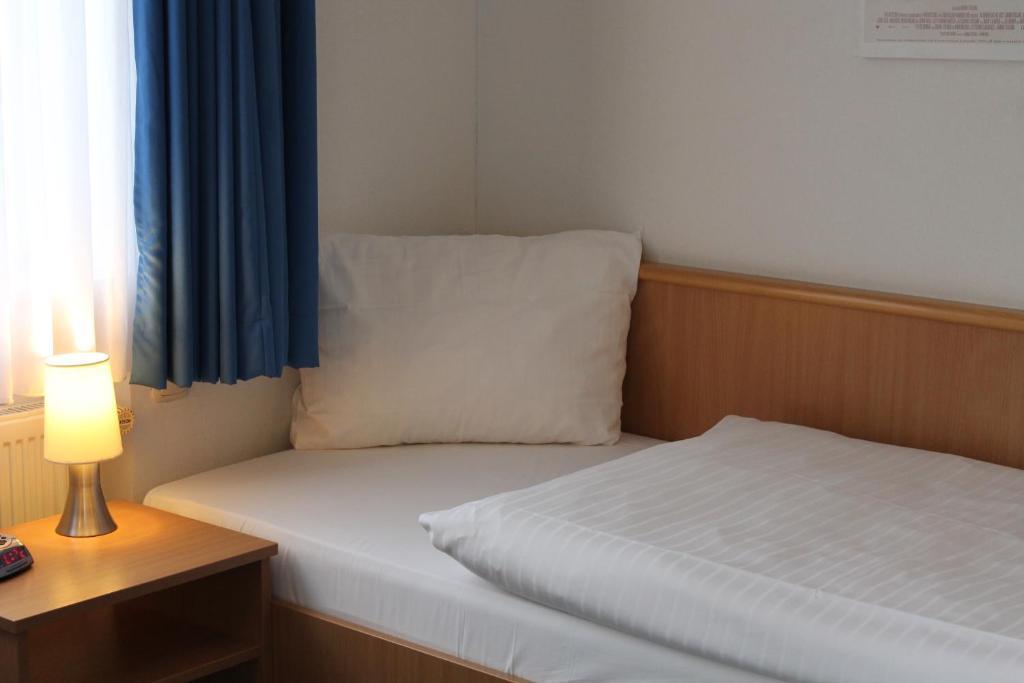 Отель Filmhotel Lili Marleen Потсдам